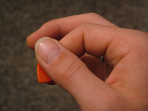 How to Easily Hold a Guitar Pick